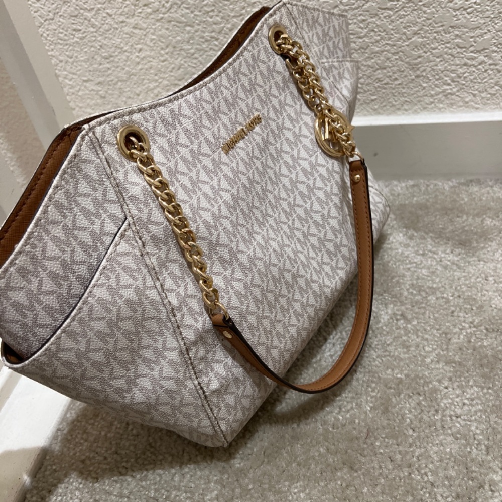 Handbag - Picture 3 of 5